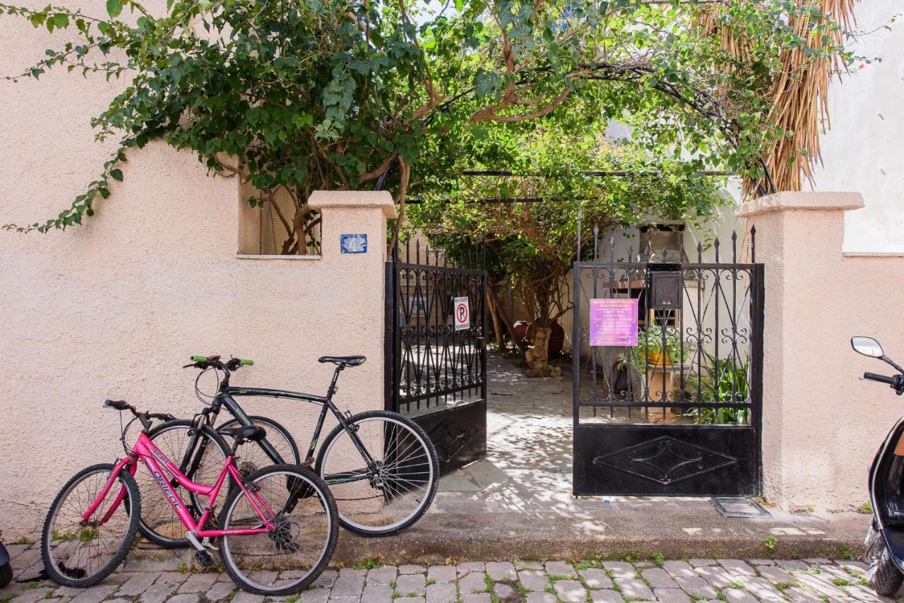 Aegina'S Flowers House Exterior foto